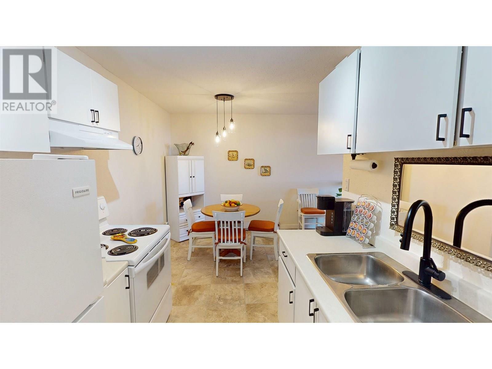 Property Photo: 398 Roddis Drive 302 BC V2J 1A6