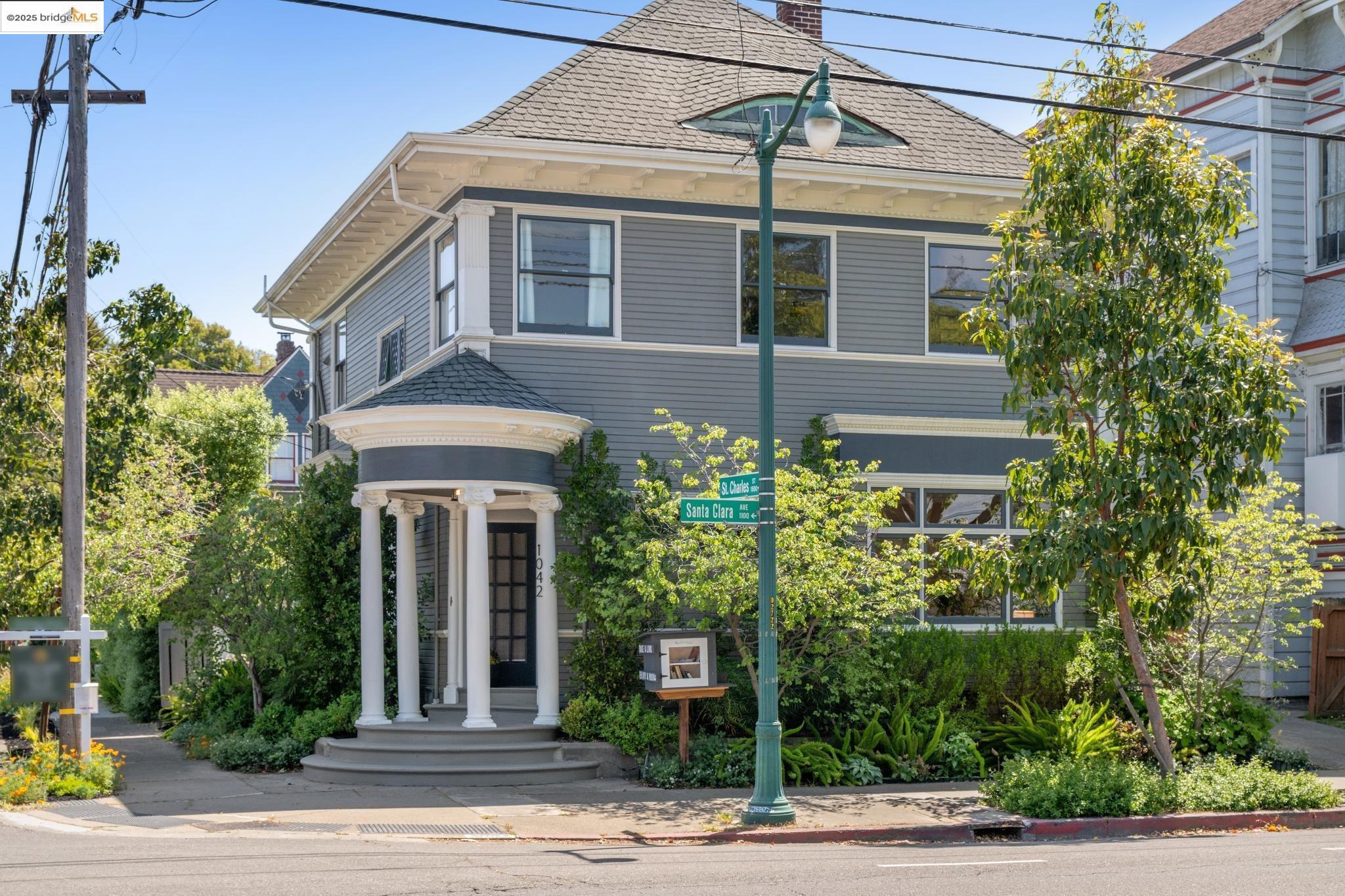 Property Photo: 1042 Santa Clara Ave CA 94501