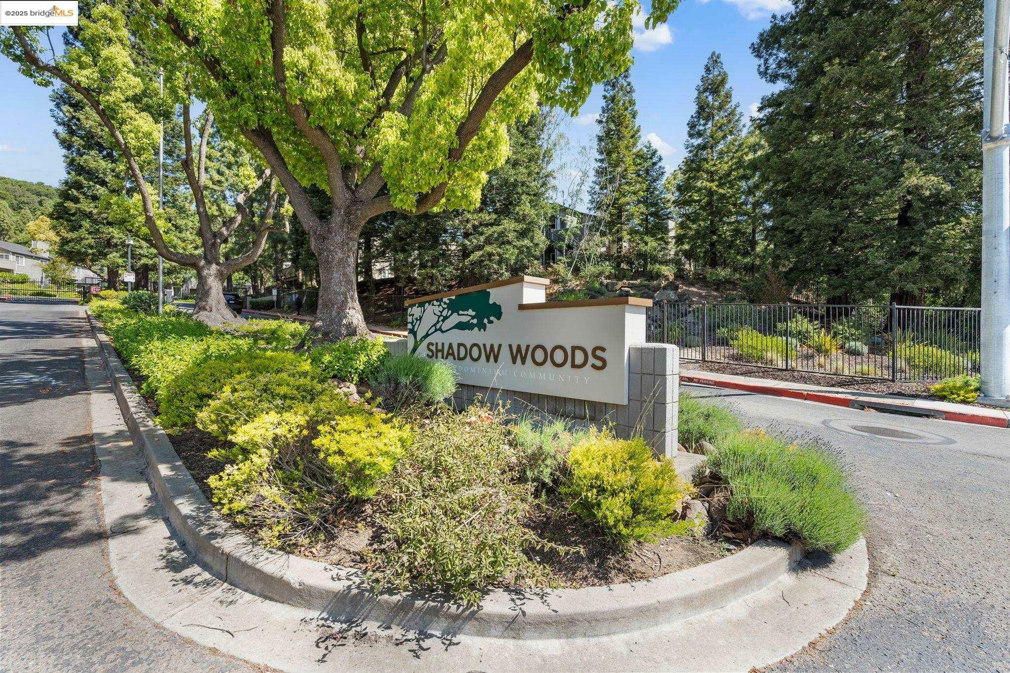 Property Photo: 520 Canyon Oaks D CA 94605