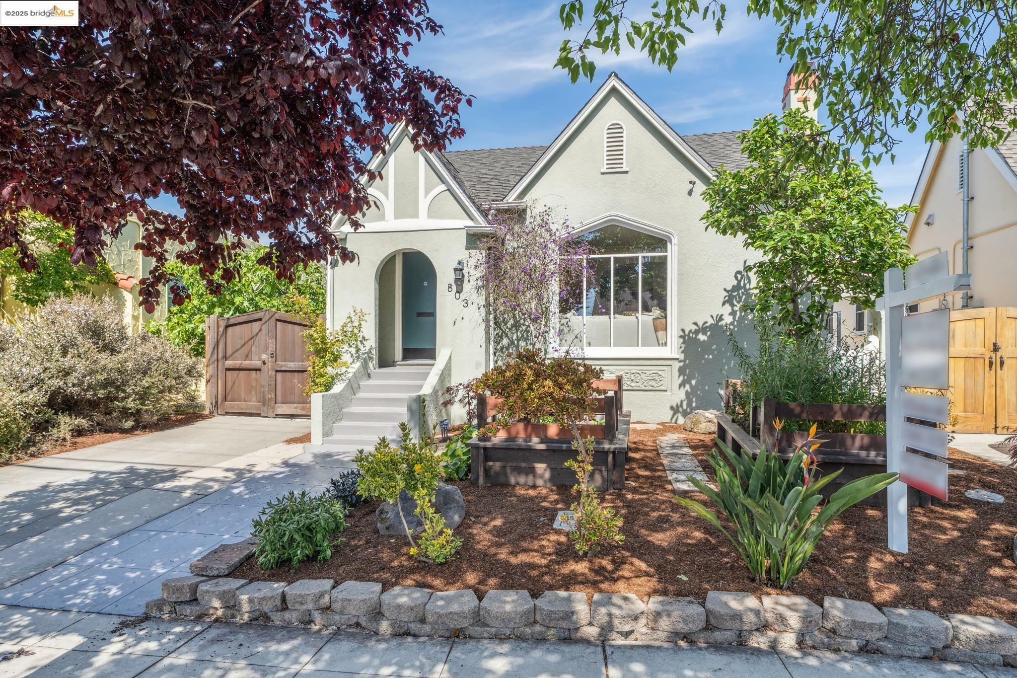 Property Photo: 803 Evelyn Ave CA 94706