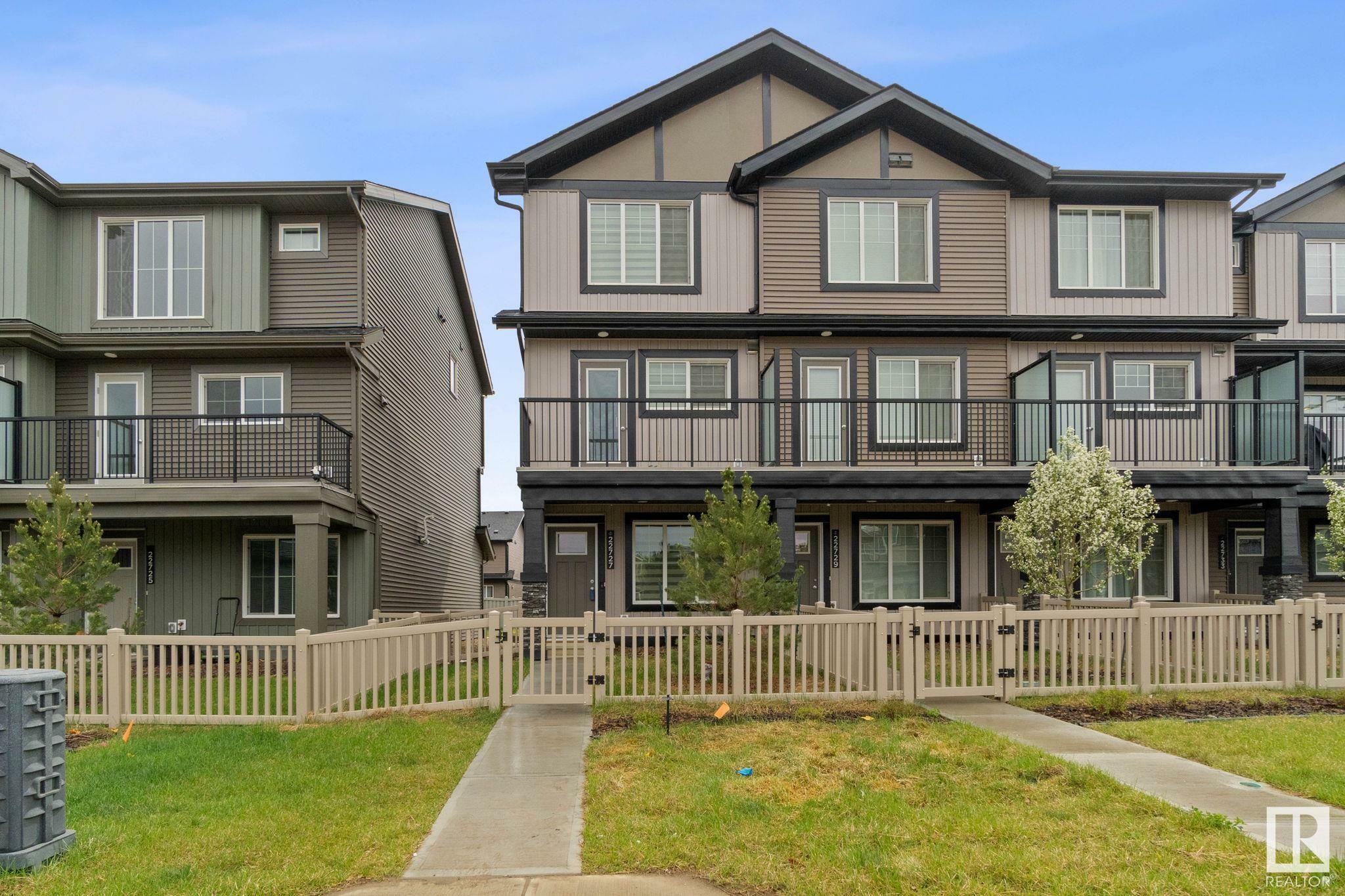 Photo de la propriété: 22727 84 Avenue NW AB T5T 4B4