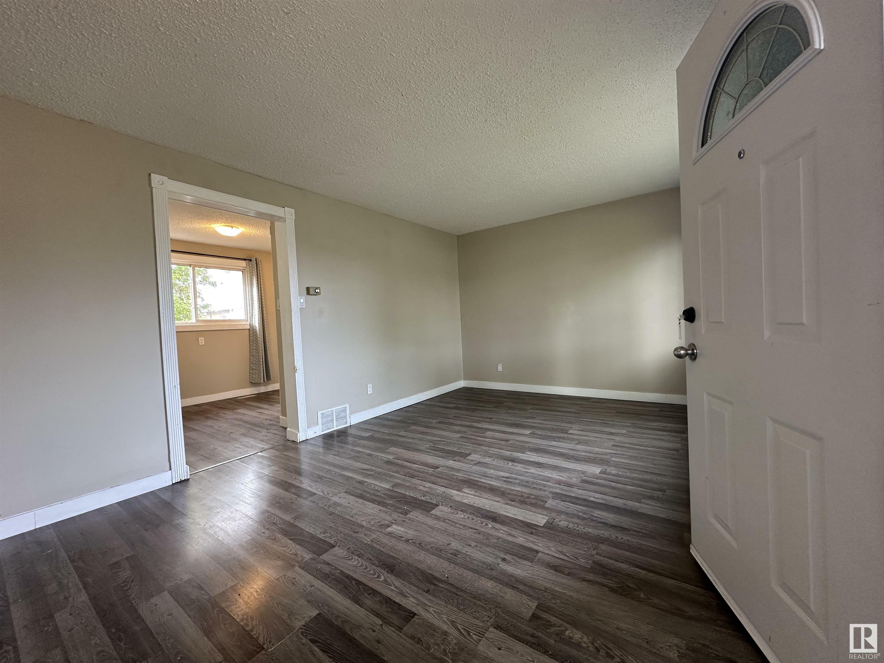 Property Photo: 1533 Knottwood NW AB T6K 2K1