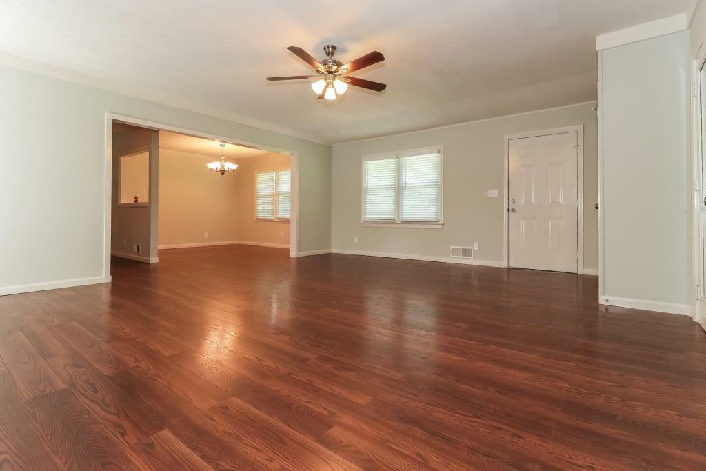 Property Photo: 5243 Valleyview Drive GA 30102