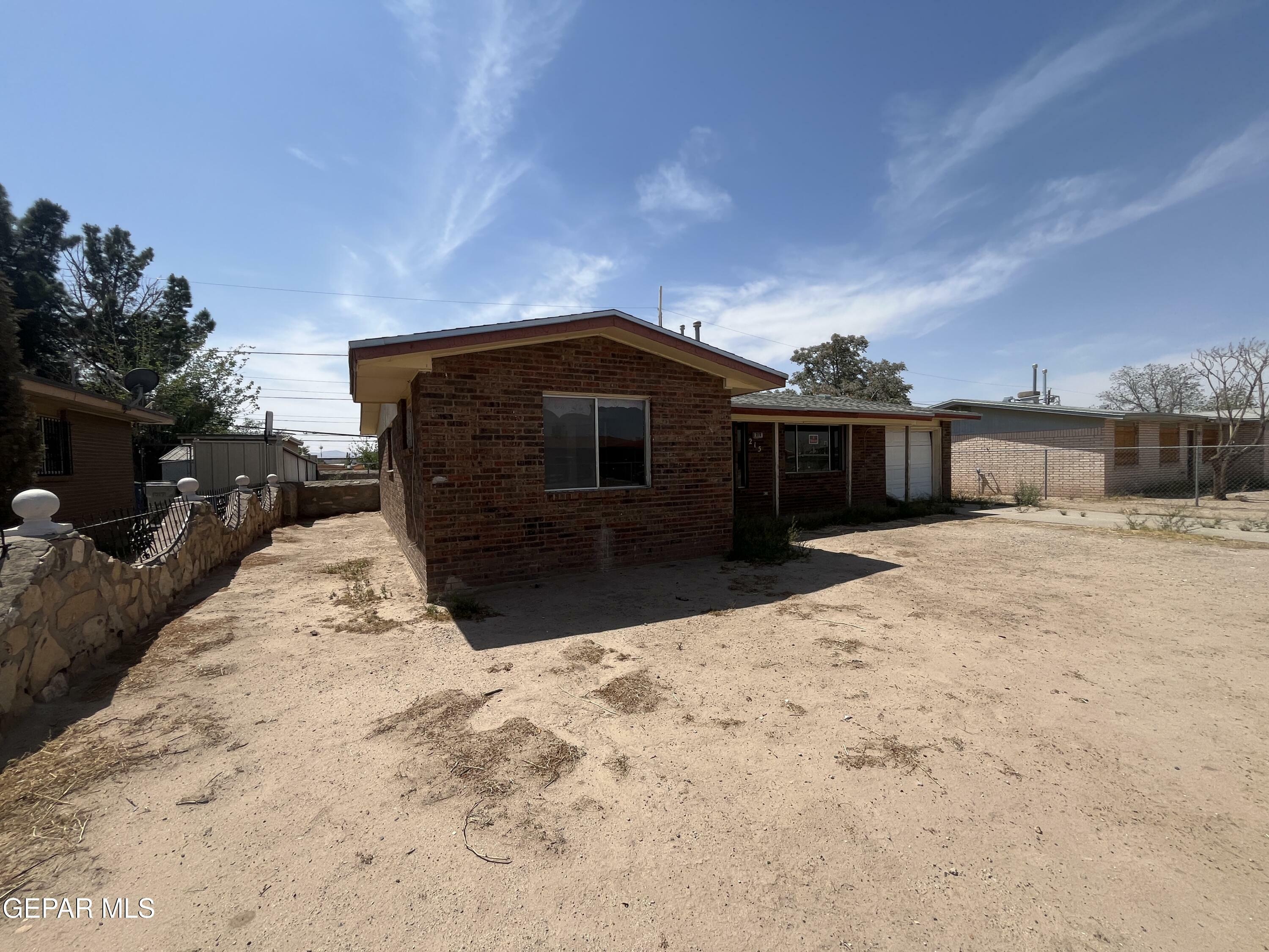 Property Photo: 215 Maravilla Drive TX 79907