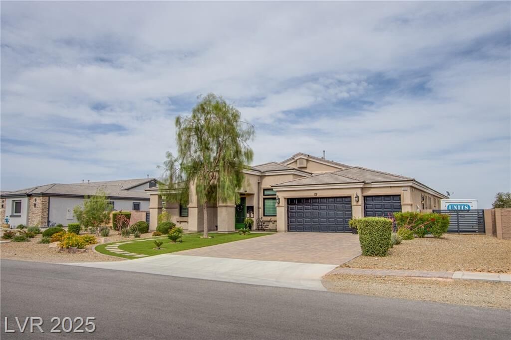 Property Photo: 6060 North Conquistador Street NV 89149