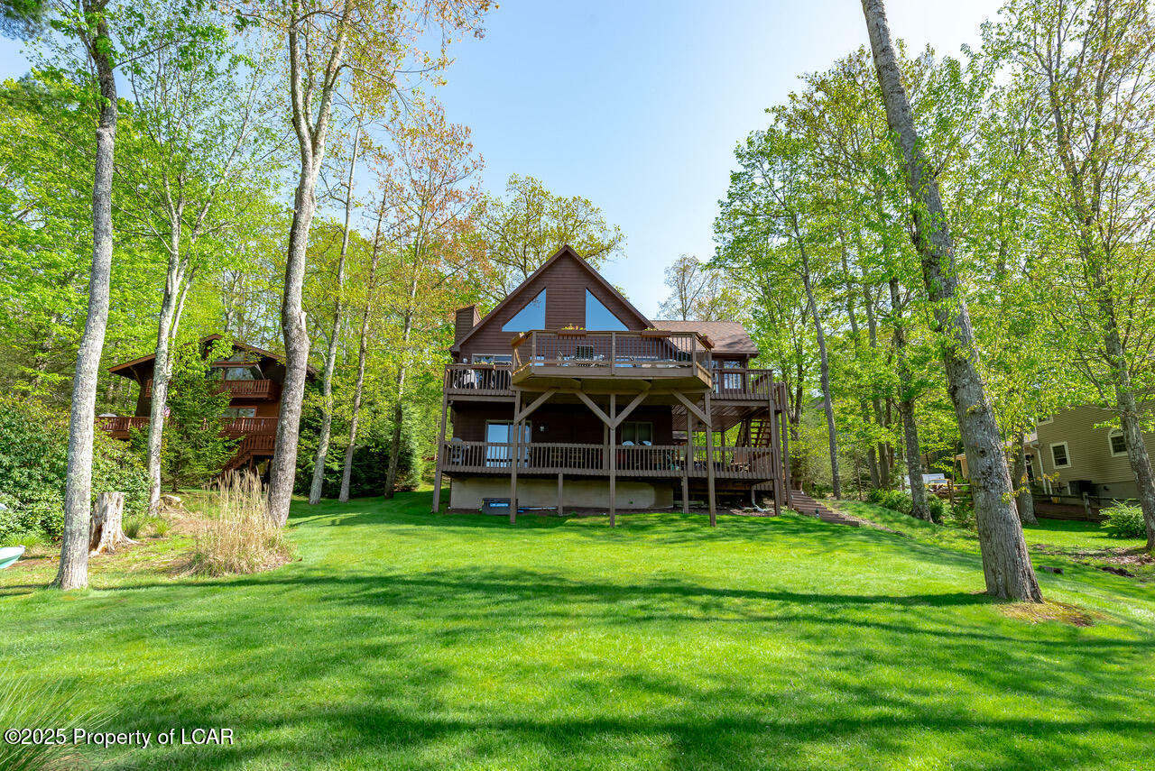 Property Photo: 340 Four Seasons Drive PA 18222