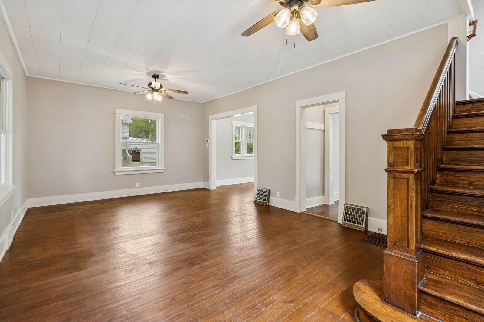 Property Photo: 693 35th Street IA 50312