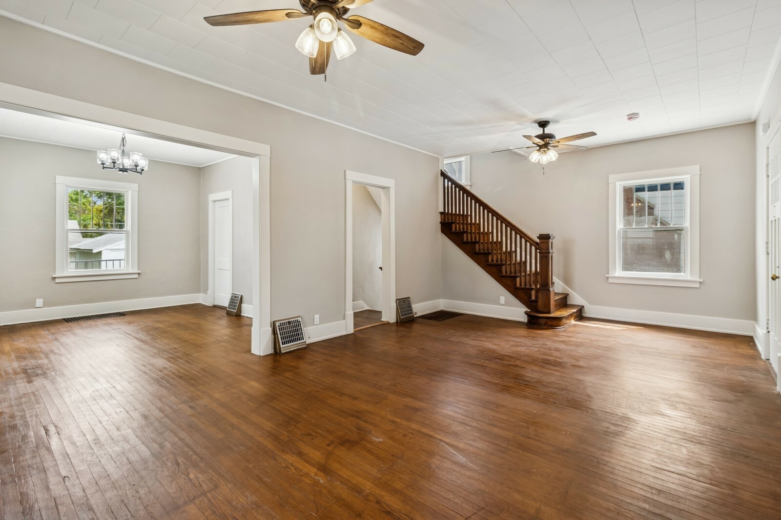 Property Photo: 693 35th Street IA 50312