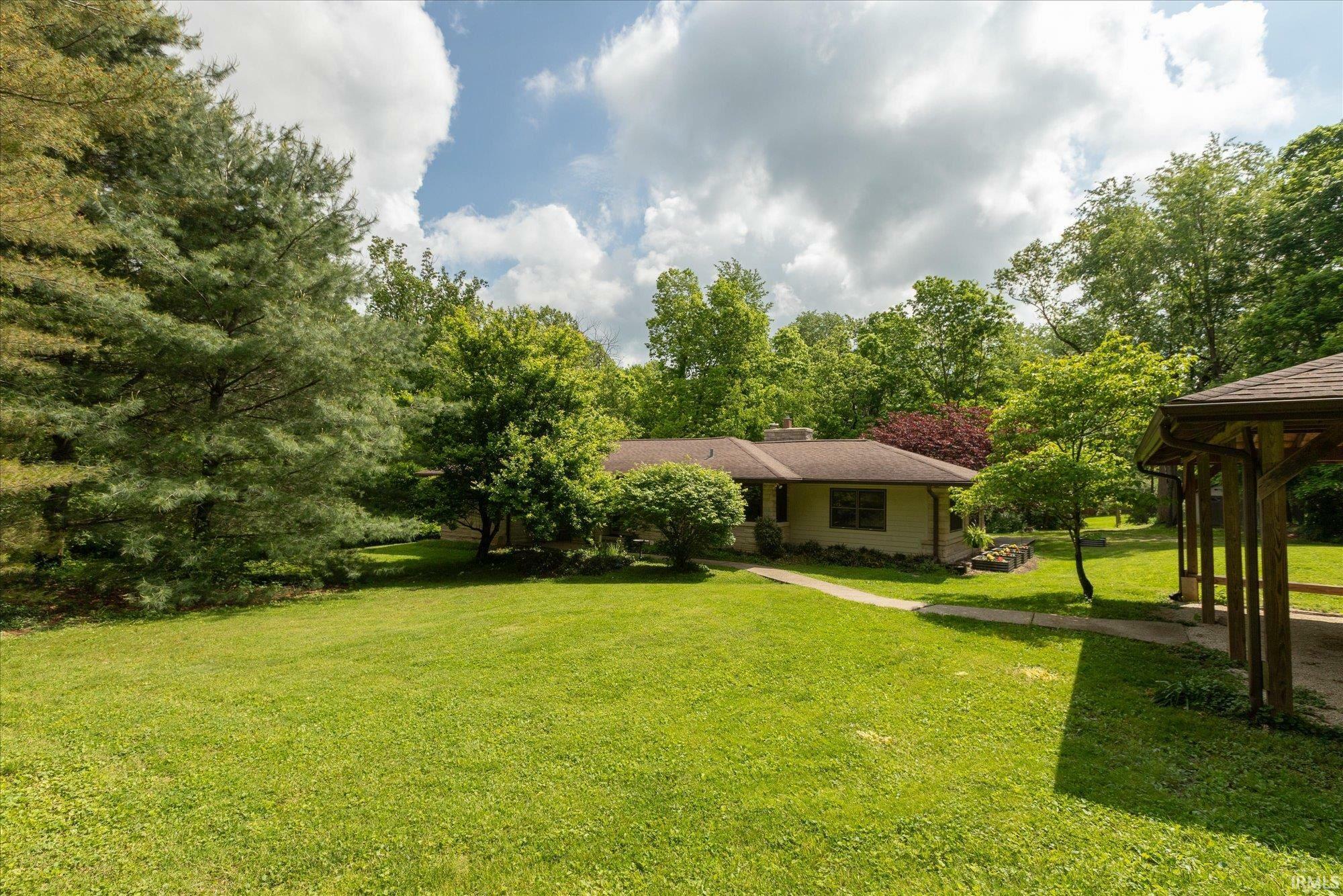 Property Photo:  1332 N Russell Road  IN 47408-9792 