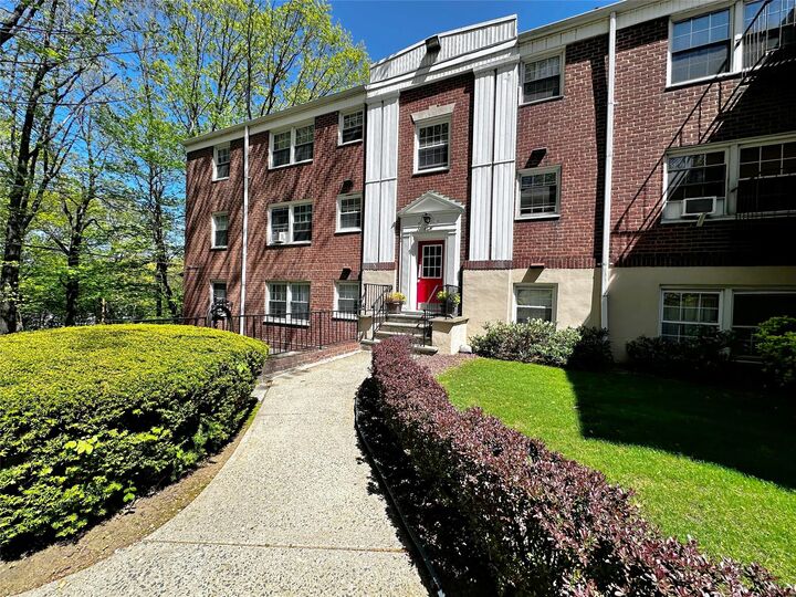 Property Photo: 63 N Rockledge Road Gc NY 10708