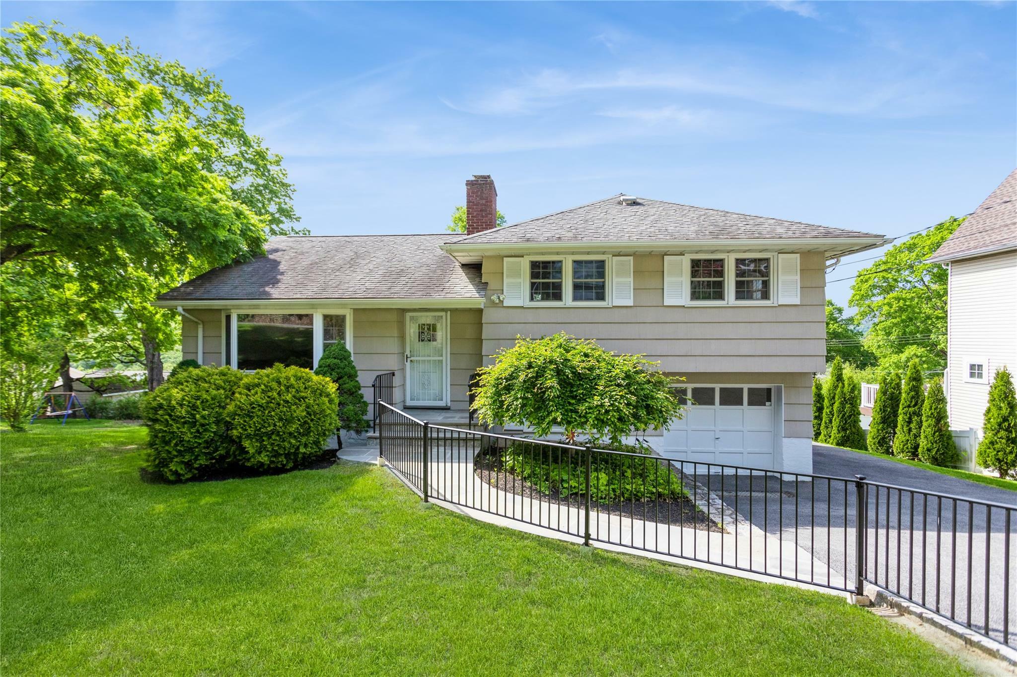 Property Photo: 789 Warren Avenue NY 10594