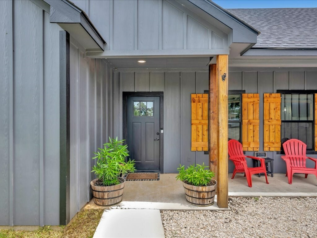 Property Photo: 129 Ransom Brown Road TX 75904