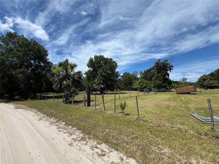 Property Photo: 850 Menton Road FL 32180