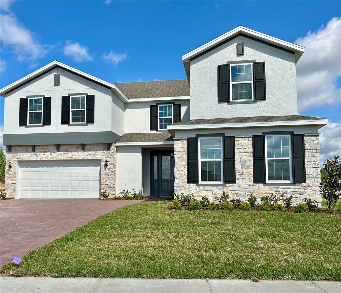 Property Photo: 424 Lemongrass Road FL 34715