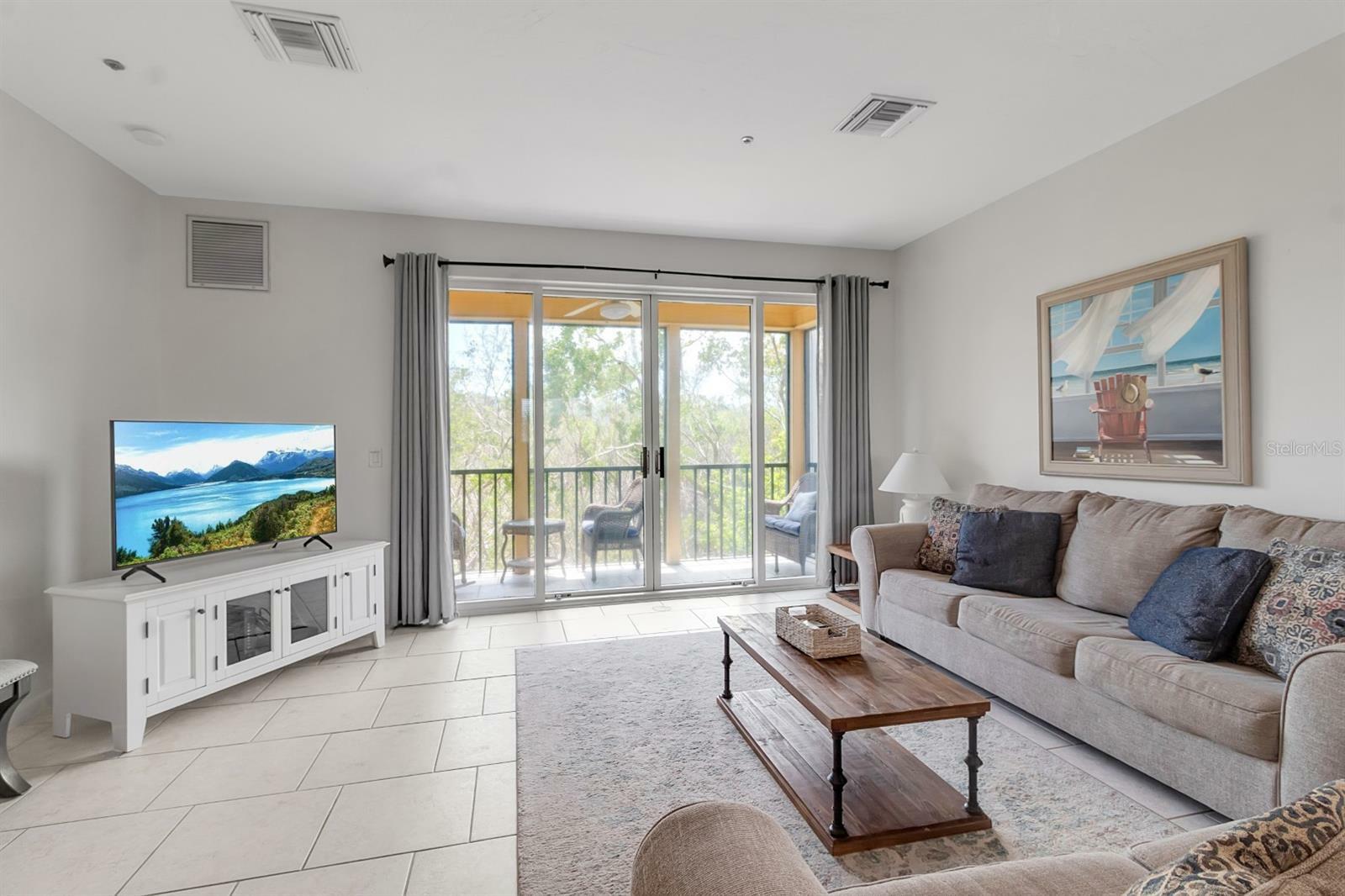 Property Photo: 603 Cedars Court FL 34228