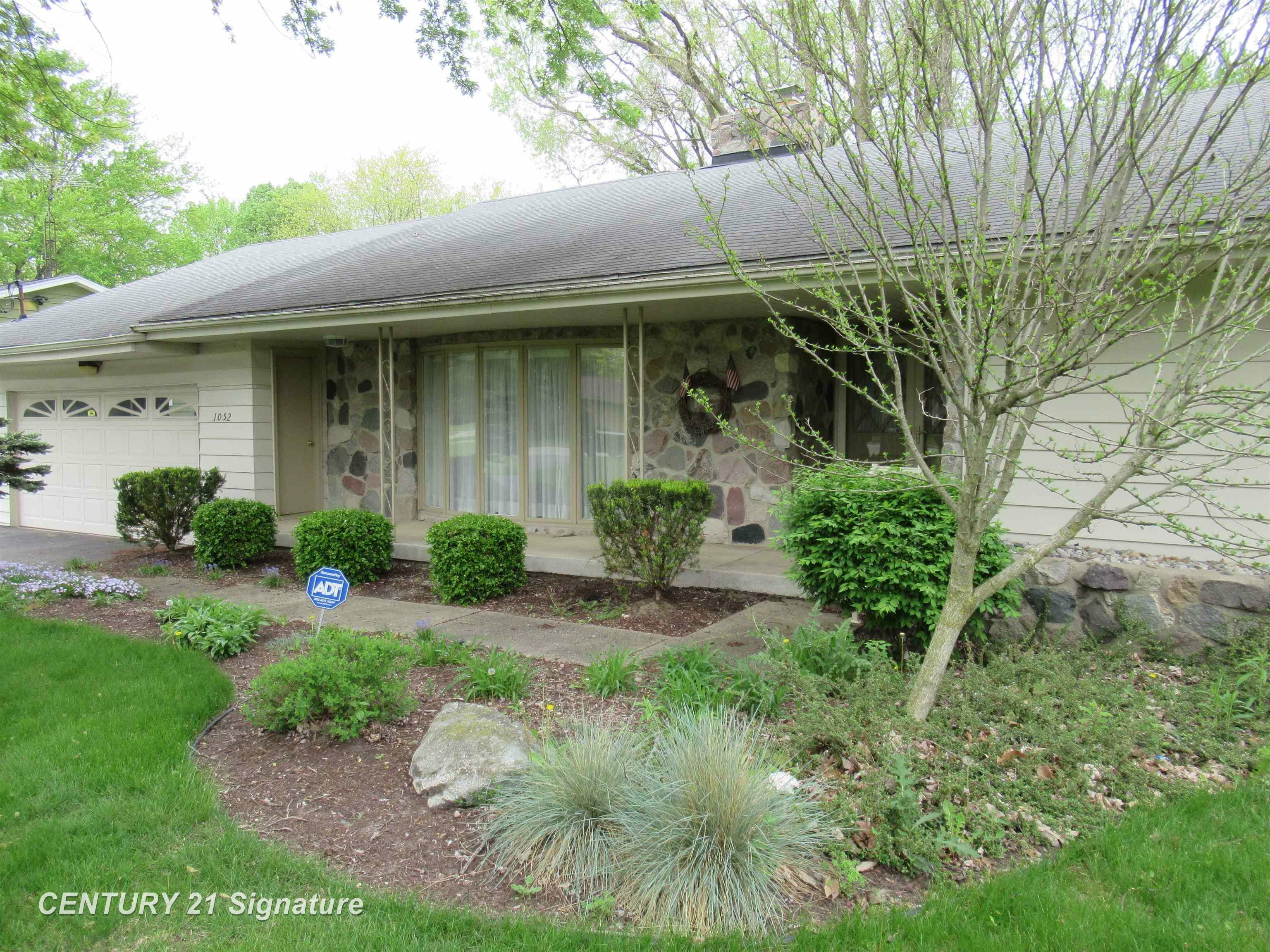 Property Photo: 1052 Carter Drive MI 48532