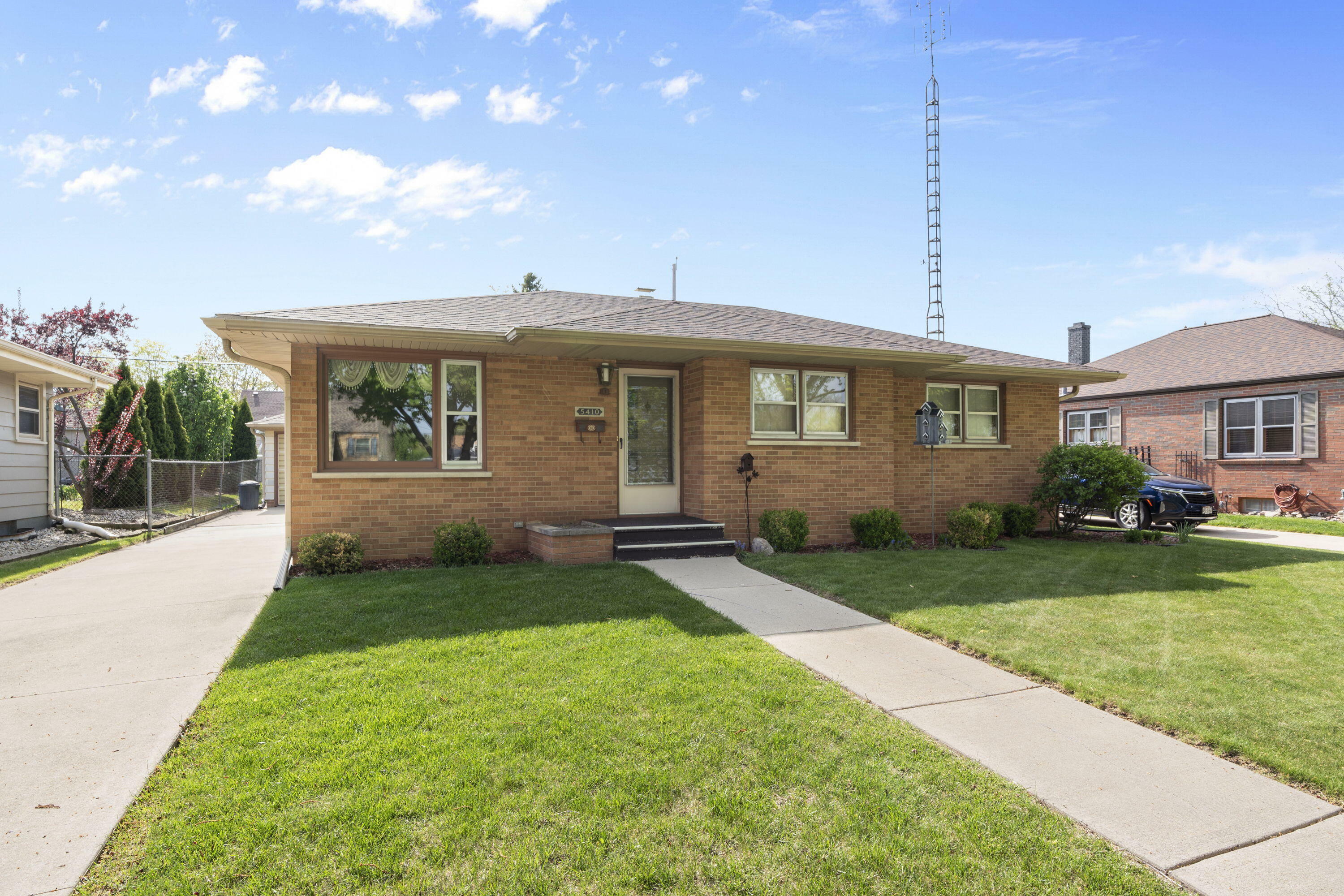Property Photo: 5410 43rd Ave WI 53144