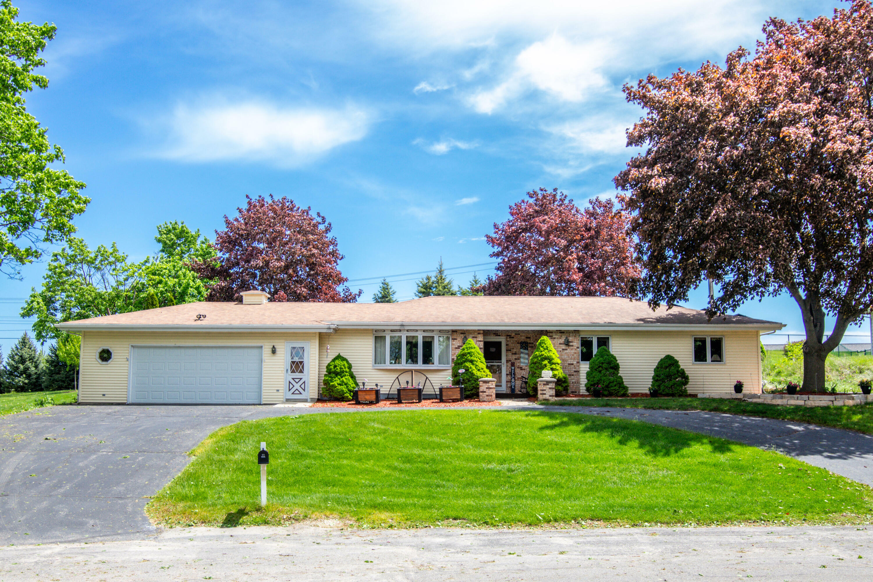 Property Photo:  311 Hillcrest Dr  WI 53916 