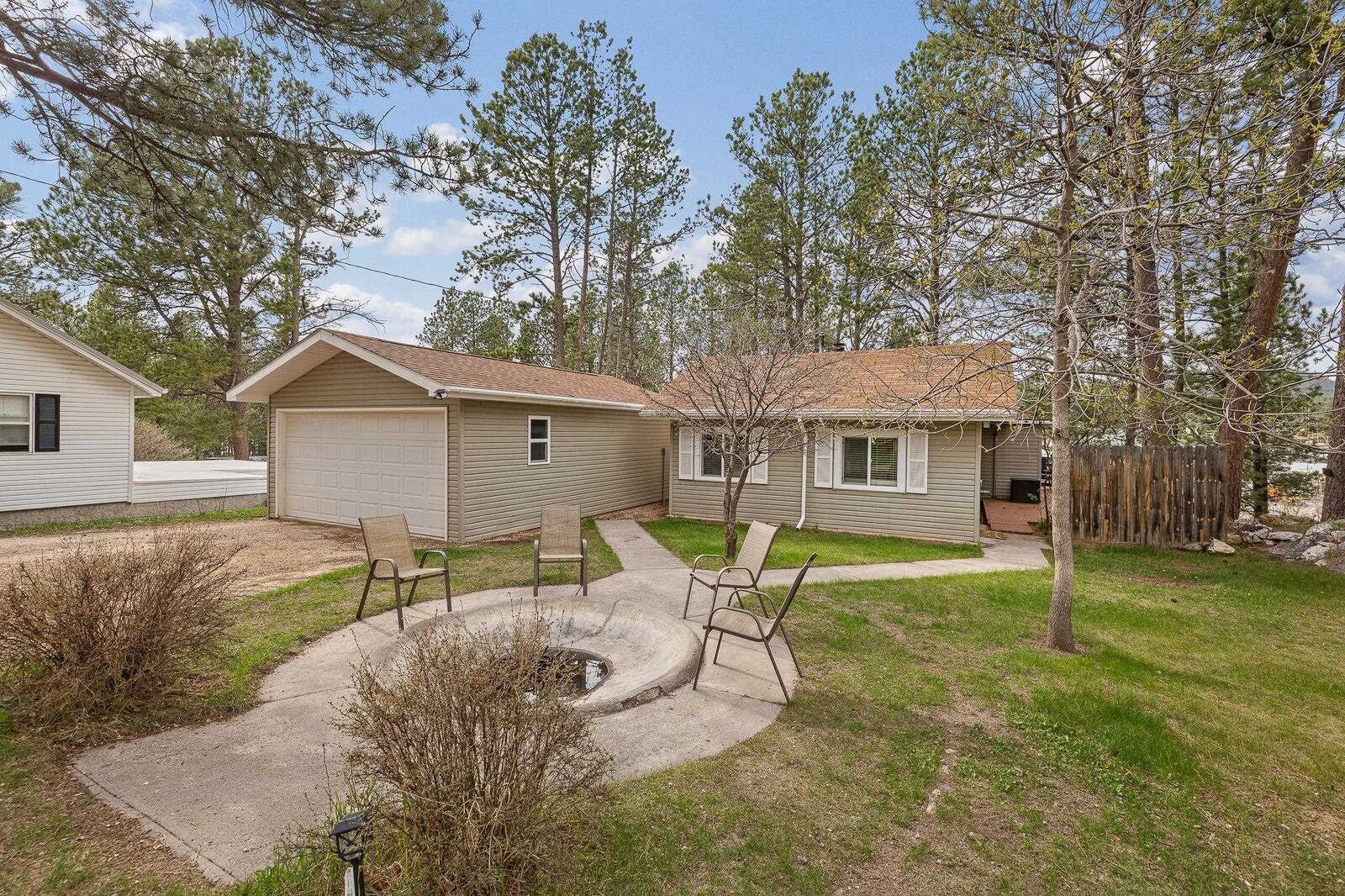 Property Photo:  123 Gordon Street  SD 57730 