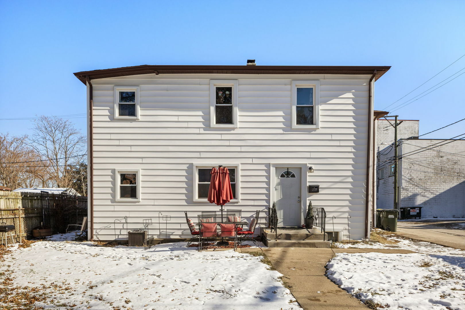 Property Photo: 2701 N Hessing Street IL 60171