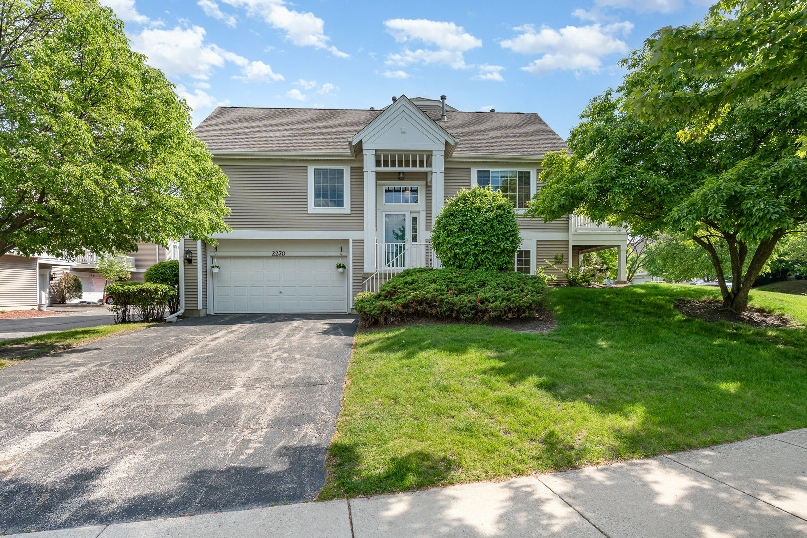 Property Photo: 2270 Twilight Drive 2270 IL 60503