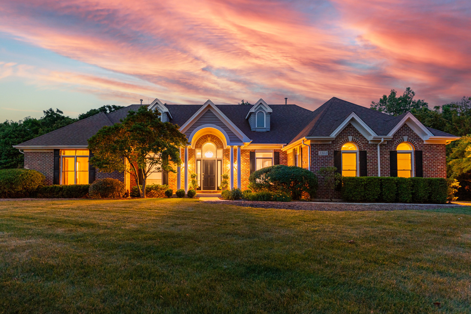 Property Photo: 3302 Greenwood Lane IL 60175