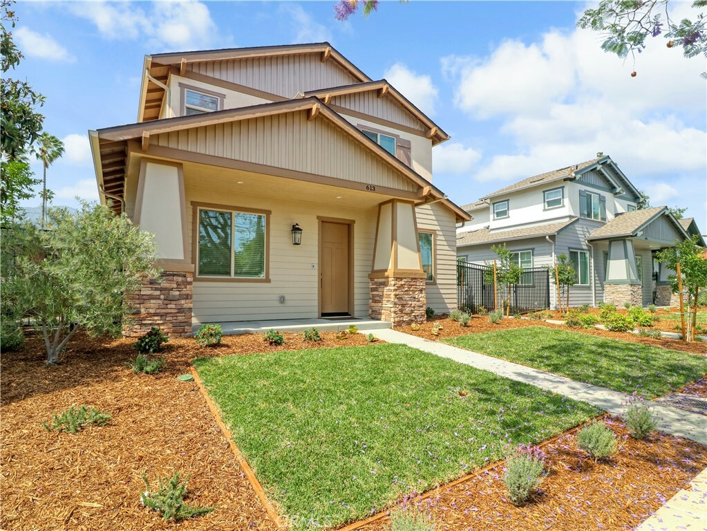 Property Photo:  613 E Walnut Avenue  CA 91016 