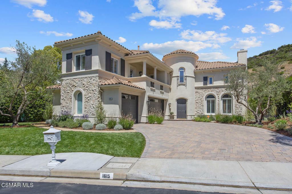 Property Photo: 1615 Vista Oaks Way CA 91361