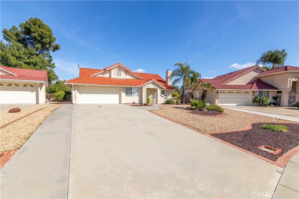 Property Photo: 1886 Ash Tree Lane CA 92545