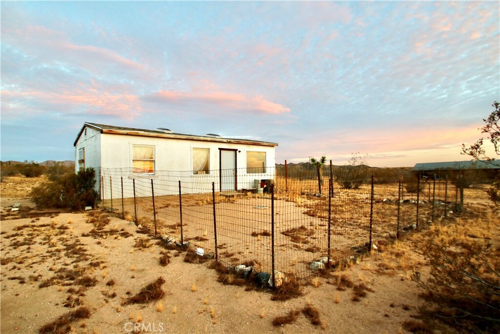 Property Photo: 177 Cherokee Trail CA 92284