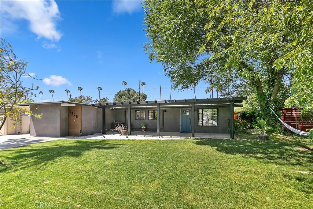 Property Photo: 5425 Agnes Place CA 92504