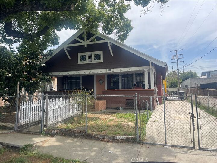 Property Photo:  260 W 42nd Place  CA 90037 