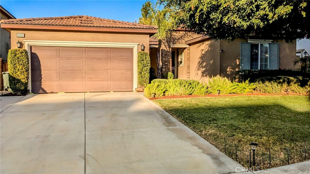 40991 Bankhall Street  Lake Elsinore CA 92532 photo