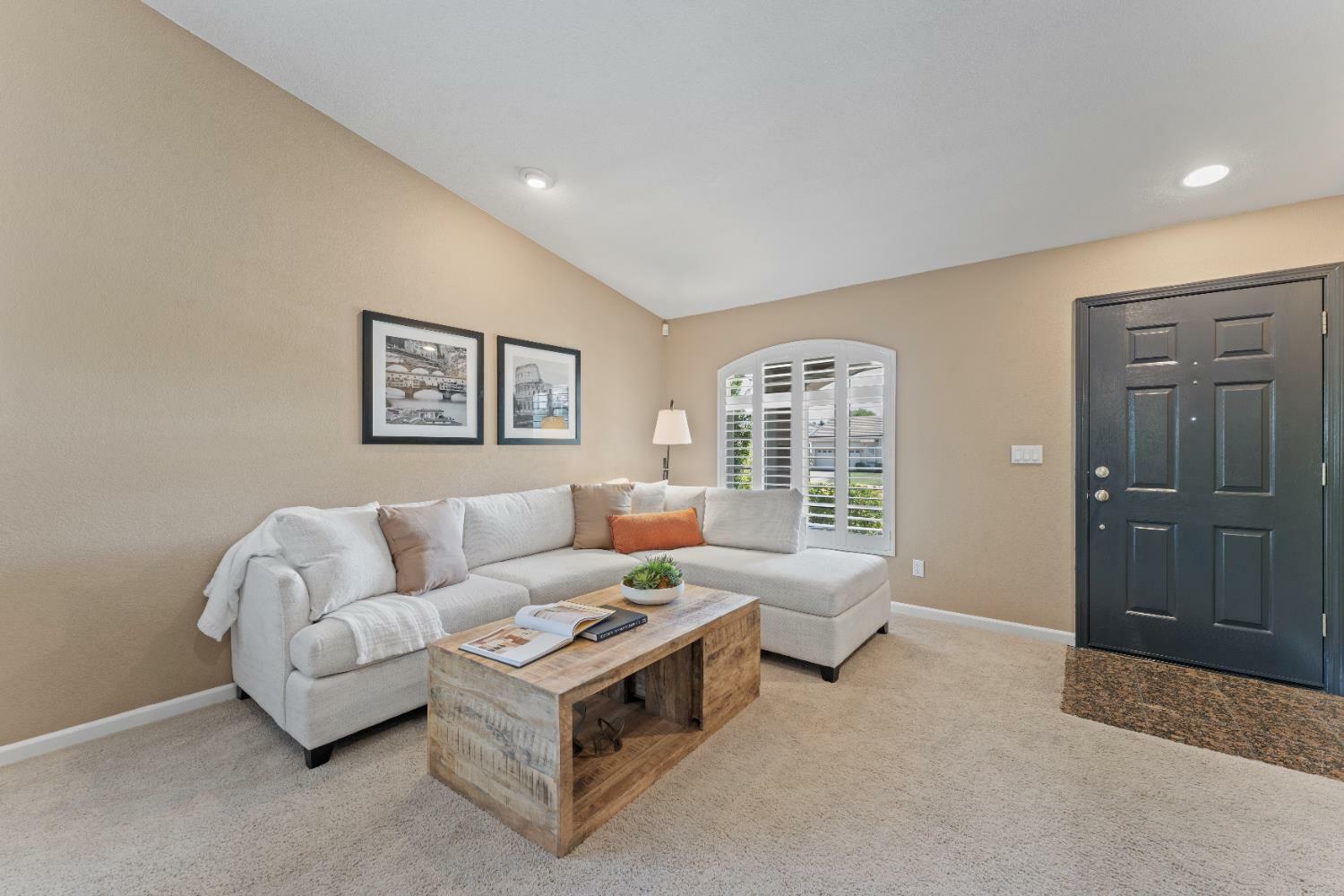 Property Photo: 1014 Thompson Circle CA 95630