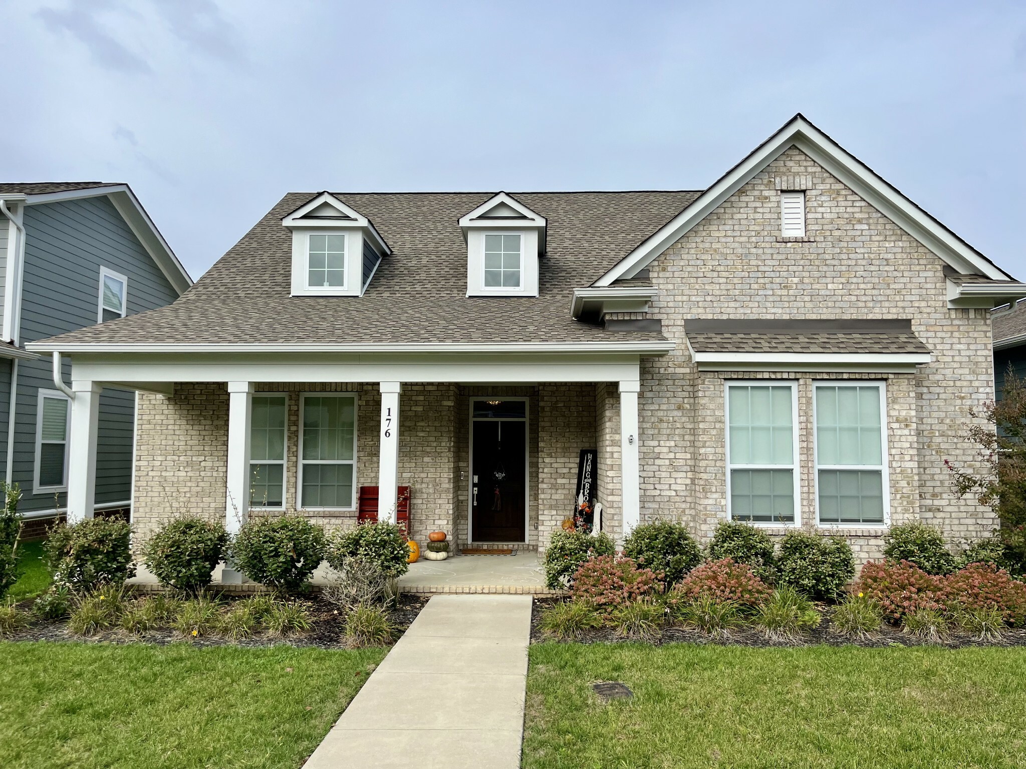 Property Photo:  176 Ashington Cir  TN 37075 