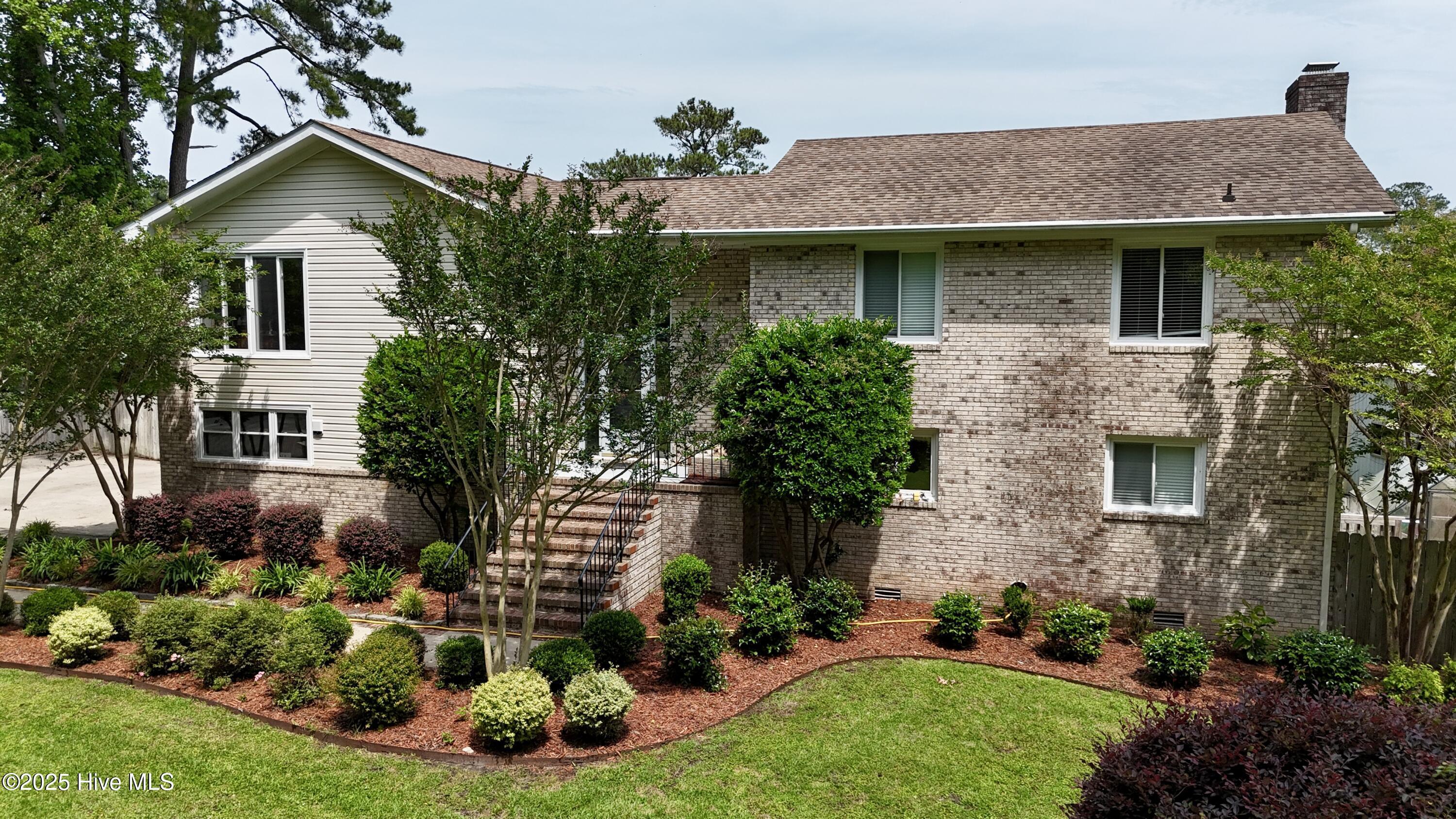 Property Photo:  105 Lakeside Drive  NC 28532 