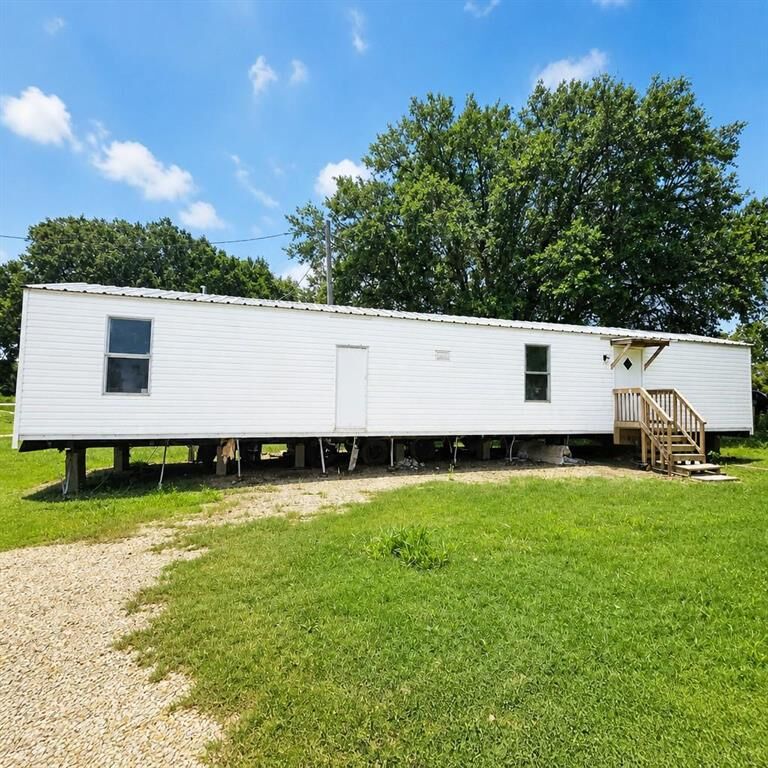 Property Photo:  26922 Highway 23  LA 70083 