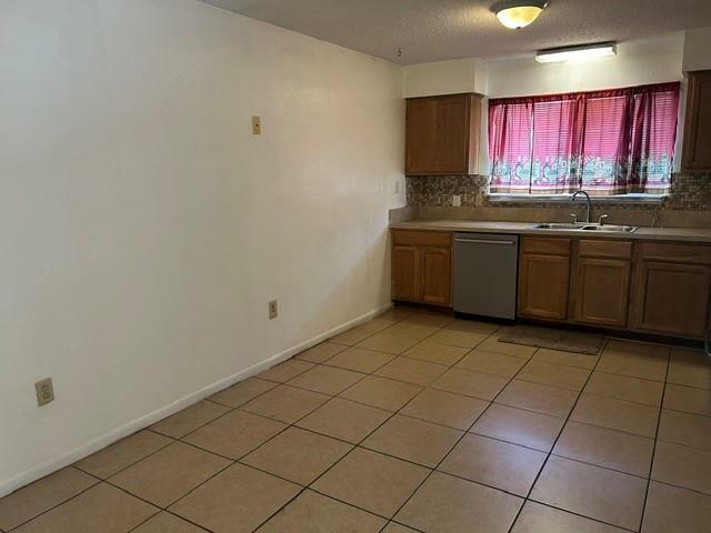 Property Photo: 220 S Queens Drive LA 70458