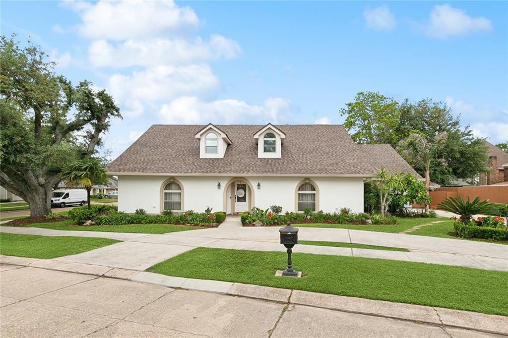 Property Photo: 822 Champagne Drive LA 70065