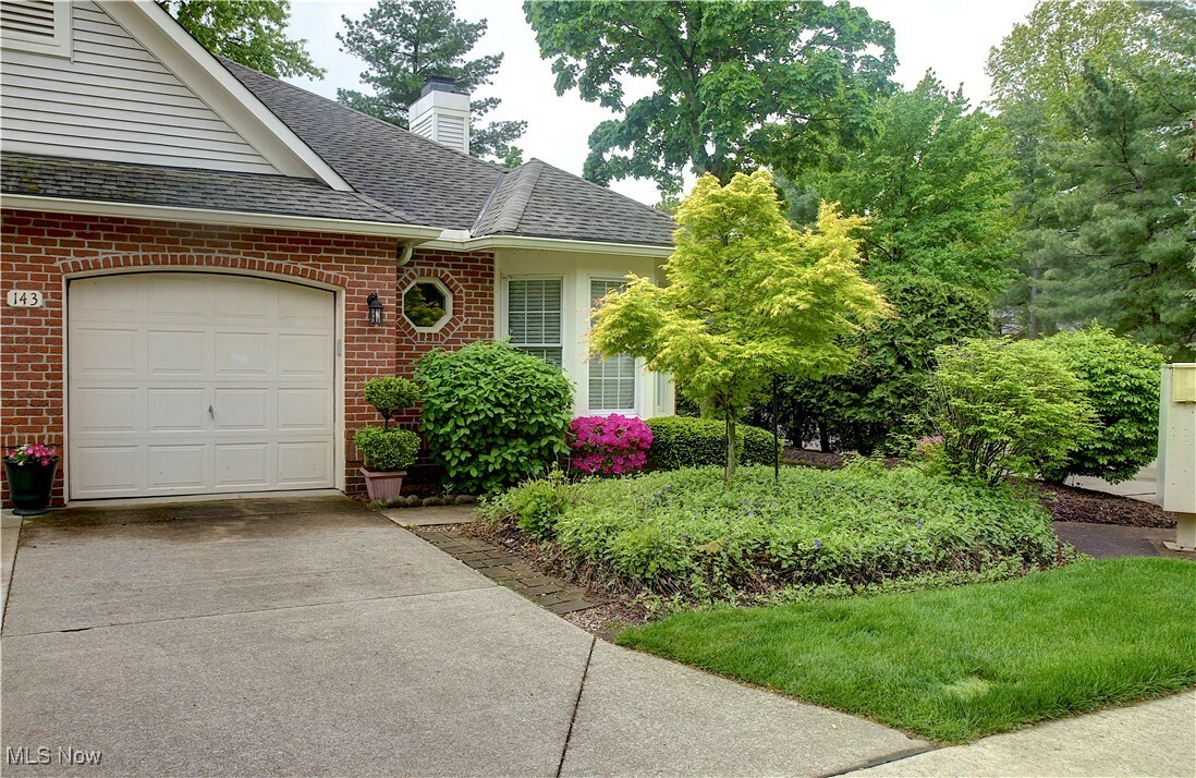 Property Photo: 401 Bounty Way OH 44012