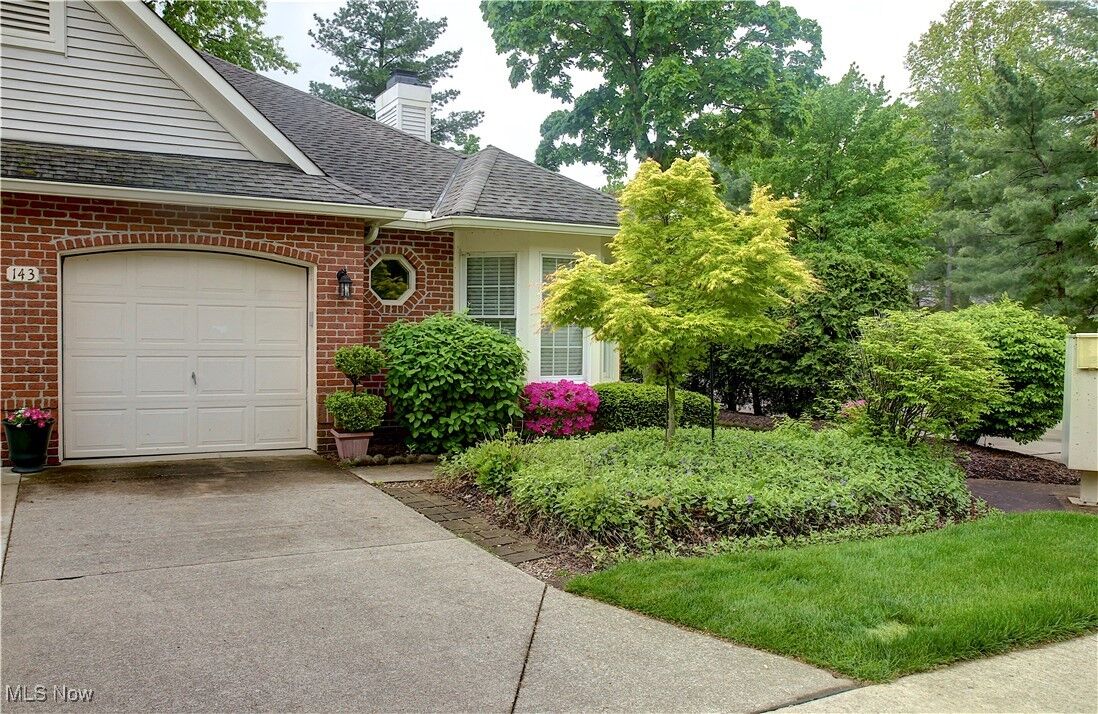 Property Photo: 401 Bounty Way OH 44012