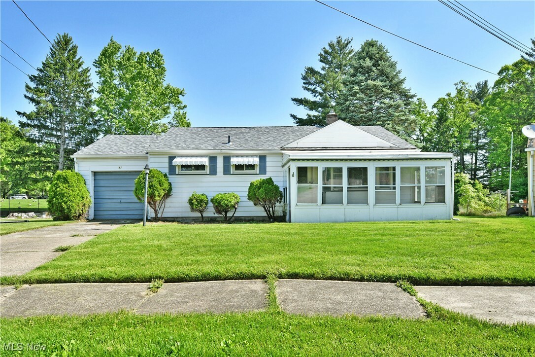 587 Mona Lane  Youngstown OH 44509 photo