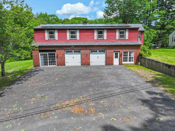 Property Photo:  7 Pond Road  NH 03038 