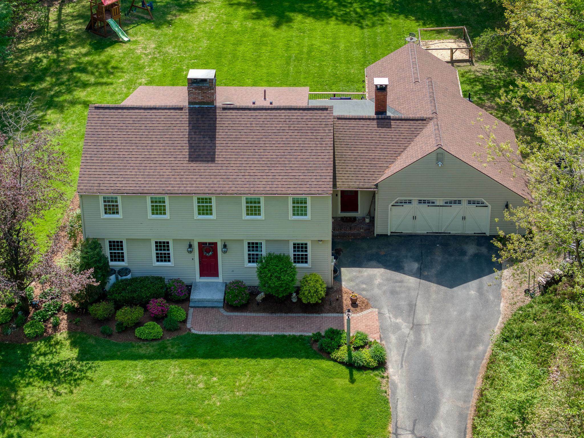 Property Photo: 114 Blanford Place NH 03110