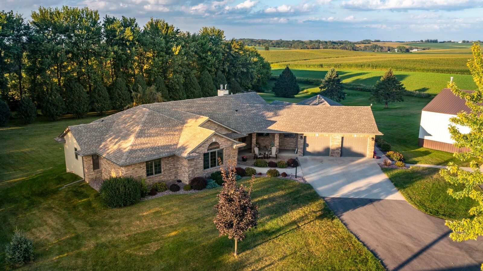 Property Photo: 7740 60th Avenue SW MN 55902