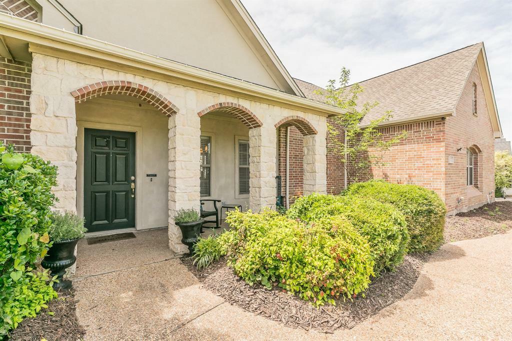 Property Photo: 1132 Mount Lane TX 76078