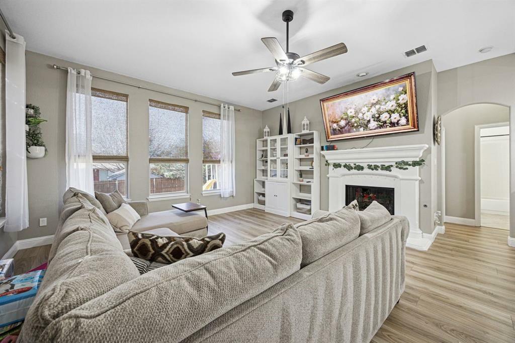 Property Photo: 5204 Copper Creek Drive TX 76244