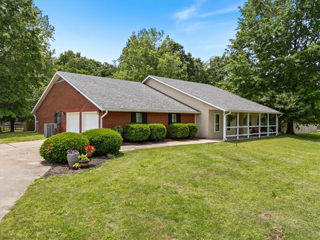 808 Apple Blossom Lane  Tontitown AR 72762 photo