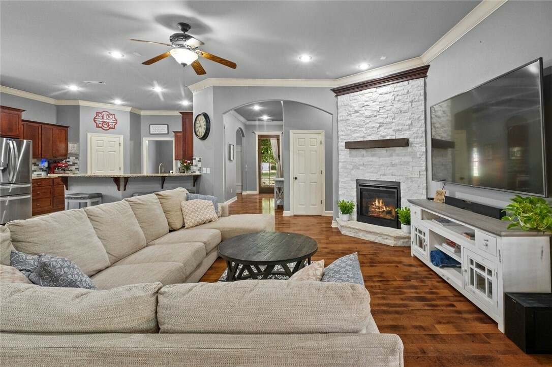 Property Photo: 6504 S Timber Ridge Drive AR 72758