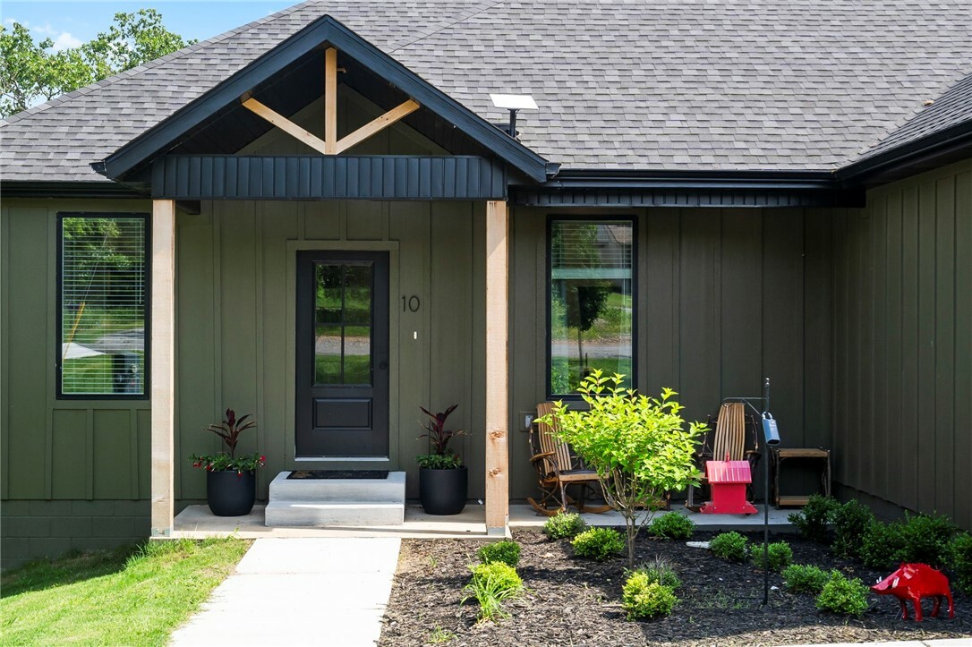 Property Photo: 10 Aberfeld Lane AR 72715